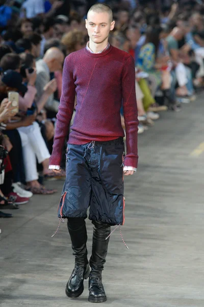 Look 42